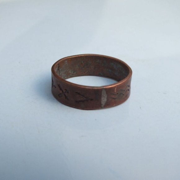 Copper Symbols Ring Band, Western Boho Style Vintage Jewelry, Size 6 3/4 - Picture 3 of 6